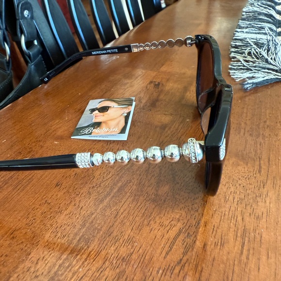 Brighton Elegant Black Sunglasses.., NEW - Picture 3 of 4